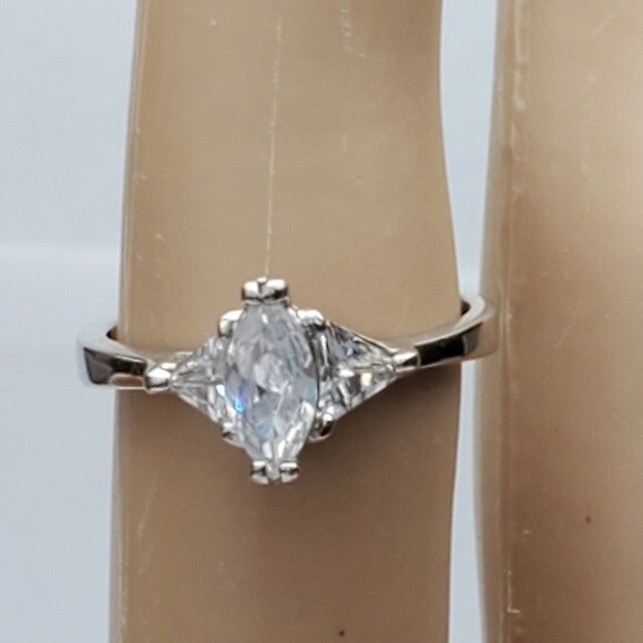 Silver Tone Marquise Cut CZ ring size 6 - Picture 7 of 8
